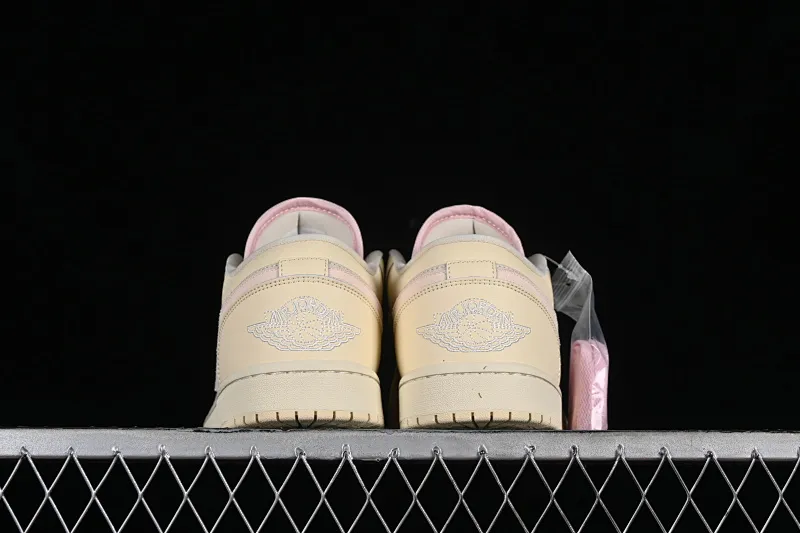 All Categories Air Jordan Jordan Series Basketball Shoes Air Jordan 1 Low Air Jordan 1 Low AJ1 Joe 1 Khaki Pink Low-top Cultural Basketball Shoes FQ1925-100
